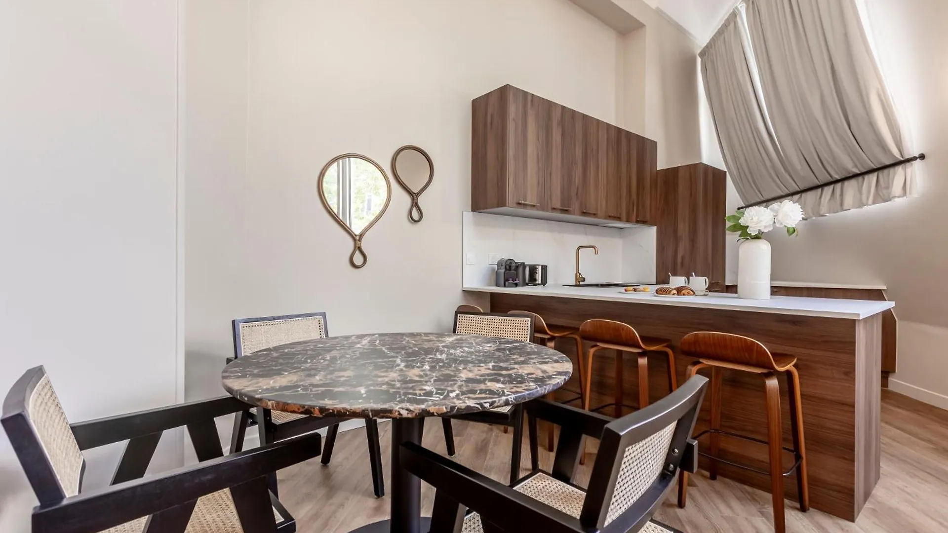 Sweett - Villiers Apartment Paris